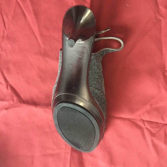 Pair of special occasion heels - Picture 9 of 11